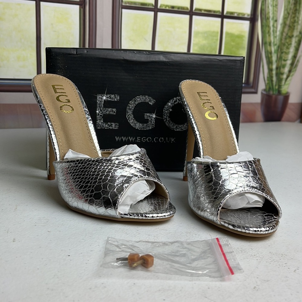 GLYN PEEP TOE HEEL MULE IN METALLIC SILVER CROC PRINT FAUX LEATHER
